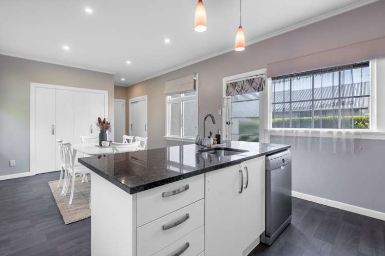 303 Crinan Street Georgetown_9