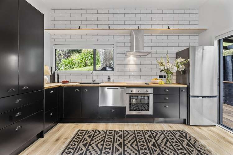 29 Calais Terrace Ostend_3