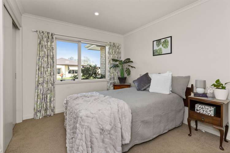 5 Gregory Grove Clive_7