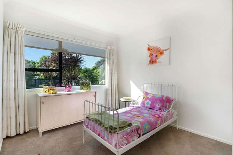 2/87 Beach Road Mellons Bay_14