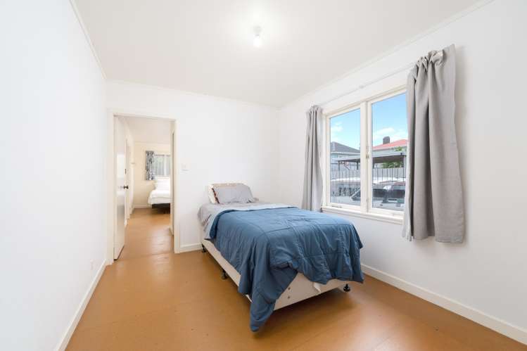 131 Rathgar Road Henderson_11