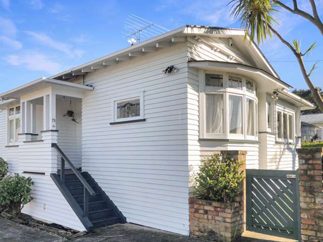 Sunny Three Bedroom Bungalow