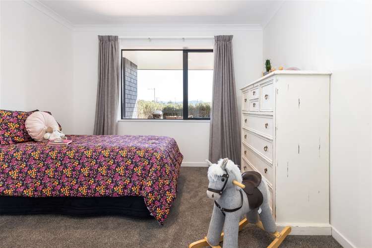 37 Birchwood Avenue Burleigh_26