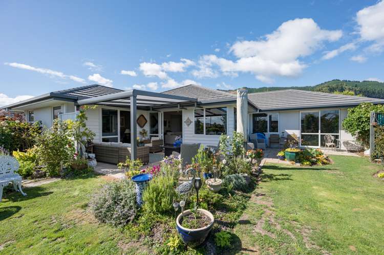 58 Fairose Drive Richmond_23