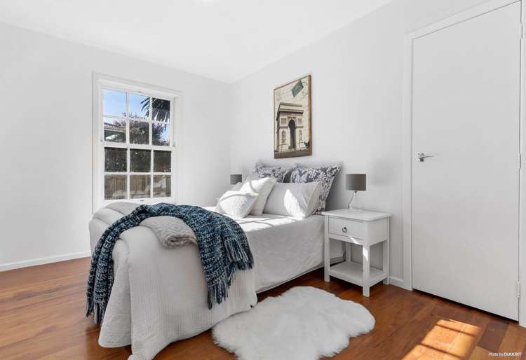 136 Edgewater Drive Pakuranga_1