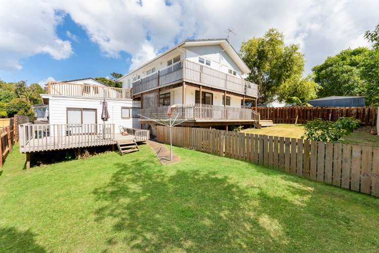 17 Lemnos Place Titirangi_24
