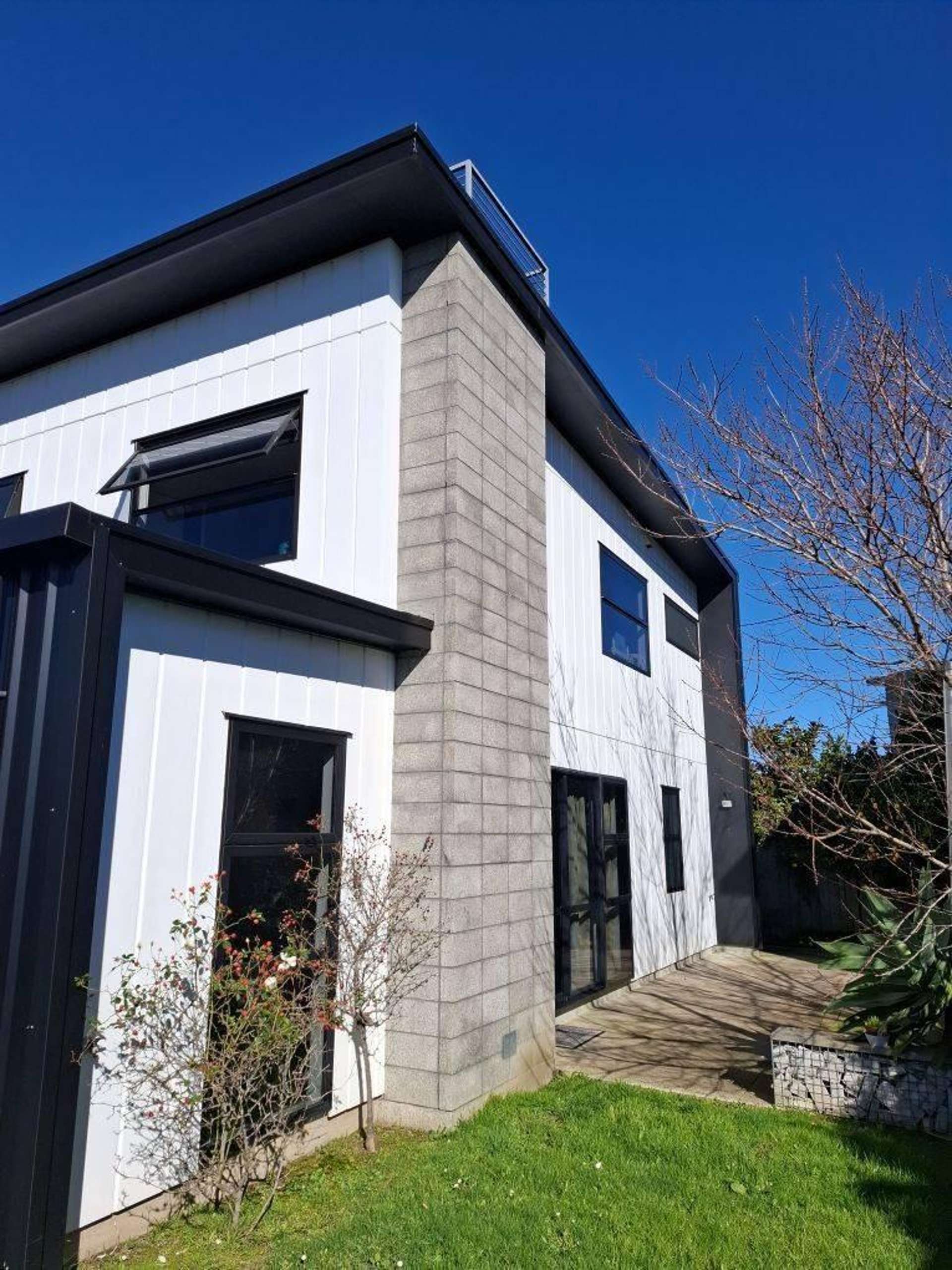 65 Featherstone Drive 2743_0