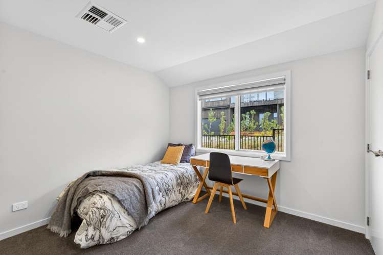 77 Oak Road Poraiti_13