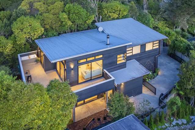 Modern Living, Naturally Framed