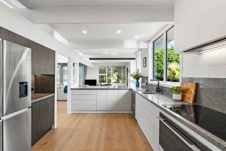 92 Parr Terrace Castor Bay_1