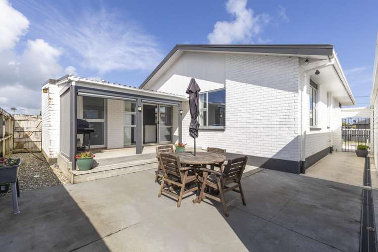 27 Tukapa Street Westown_19