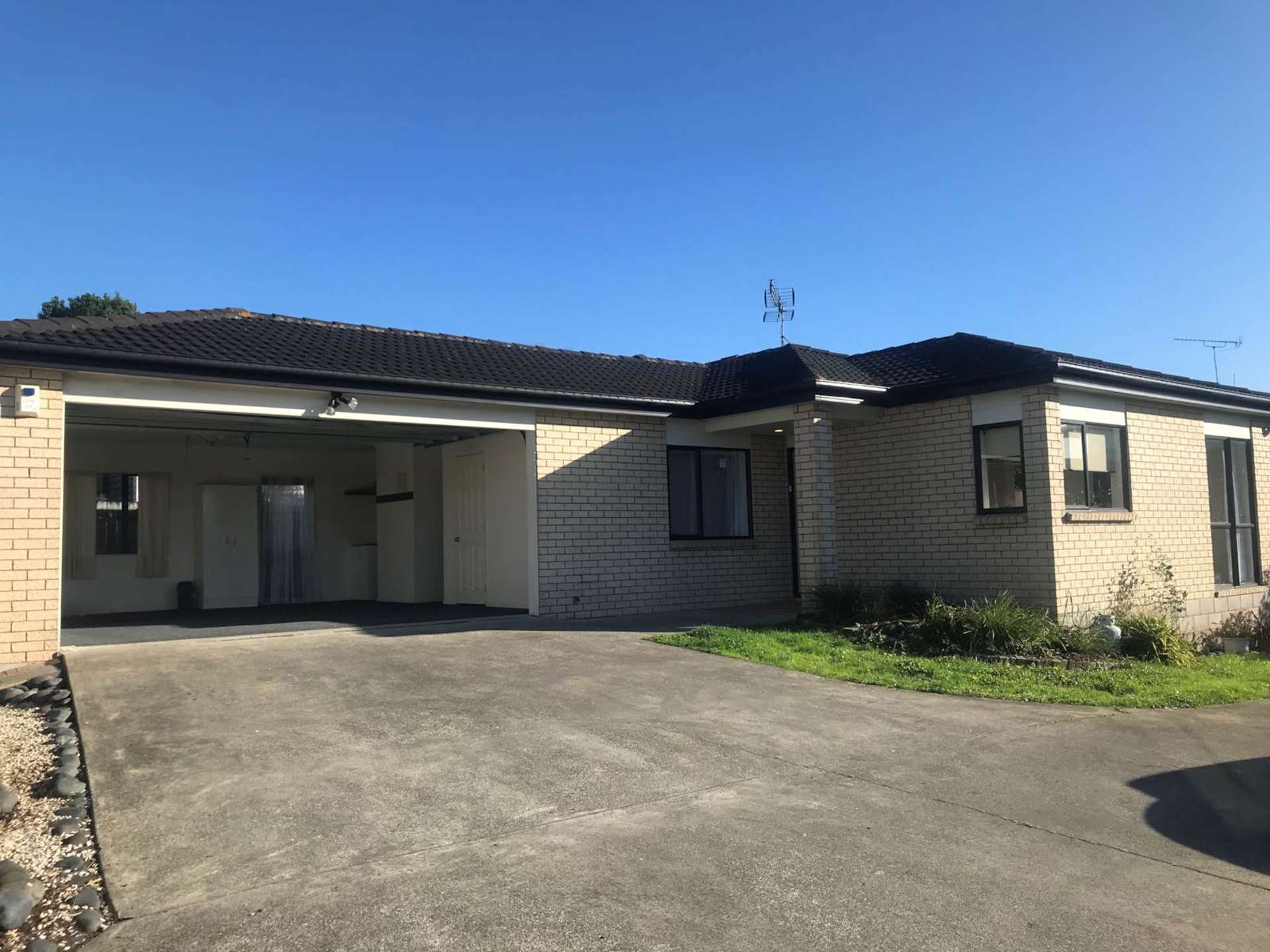 697 Hillsborough Road Mount Roskill_0