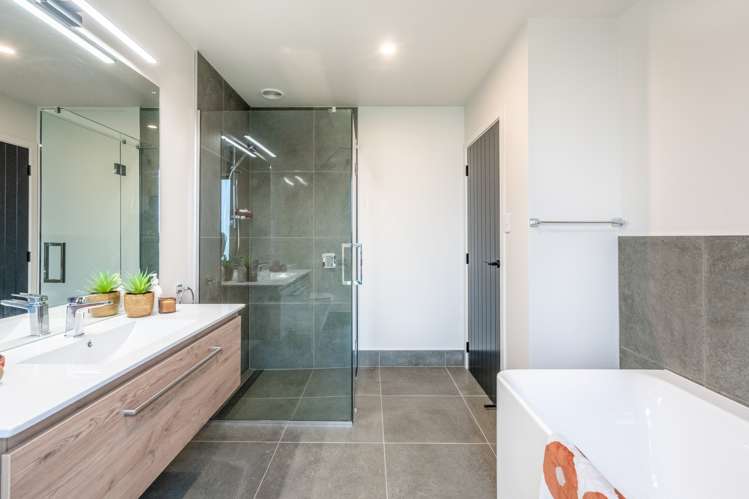 25 Racecourse Road Winton_13