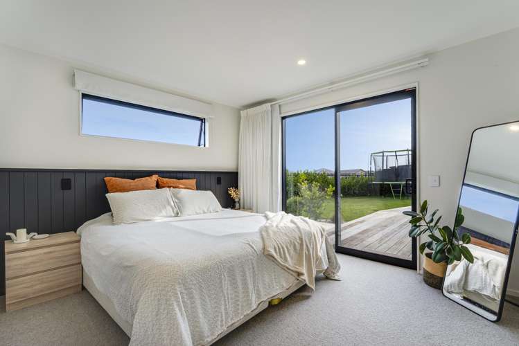 16 Hanworth Road Richmond_11