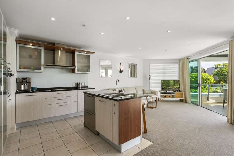 210/136 Marine Parade Mt Maunganui_7