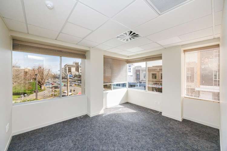 4 Broadway Avenue City Centre_11