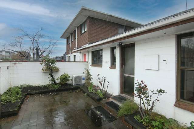 Entry Level Home or Investment Opportunity!