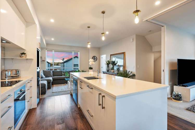 1 Watermill Lane Silverdale_12