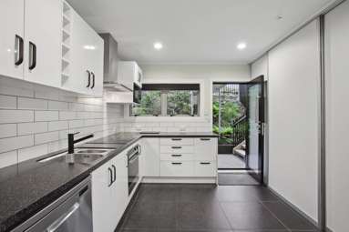 5/17 Cathedral Place_1