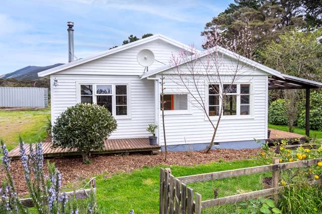 812 Western Lake Road Featherston_1