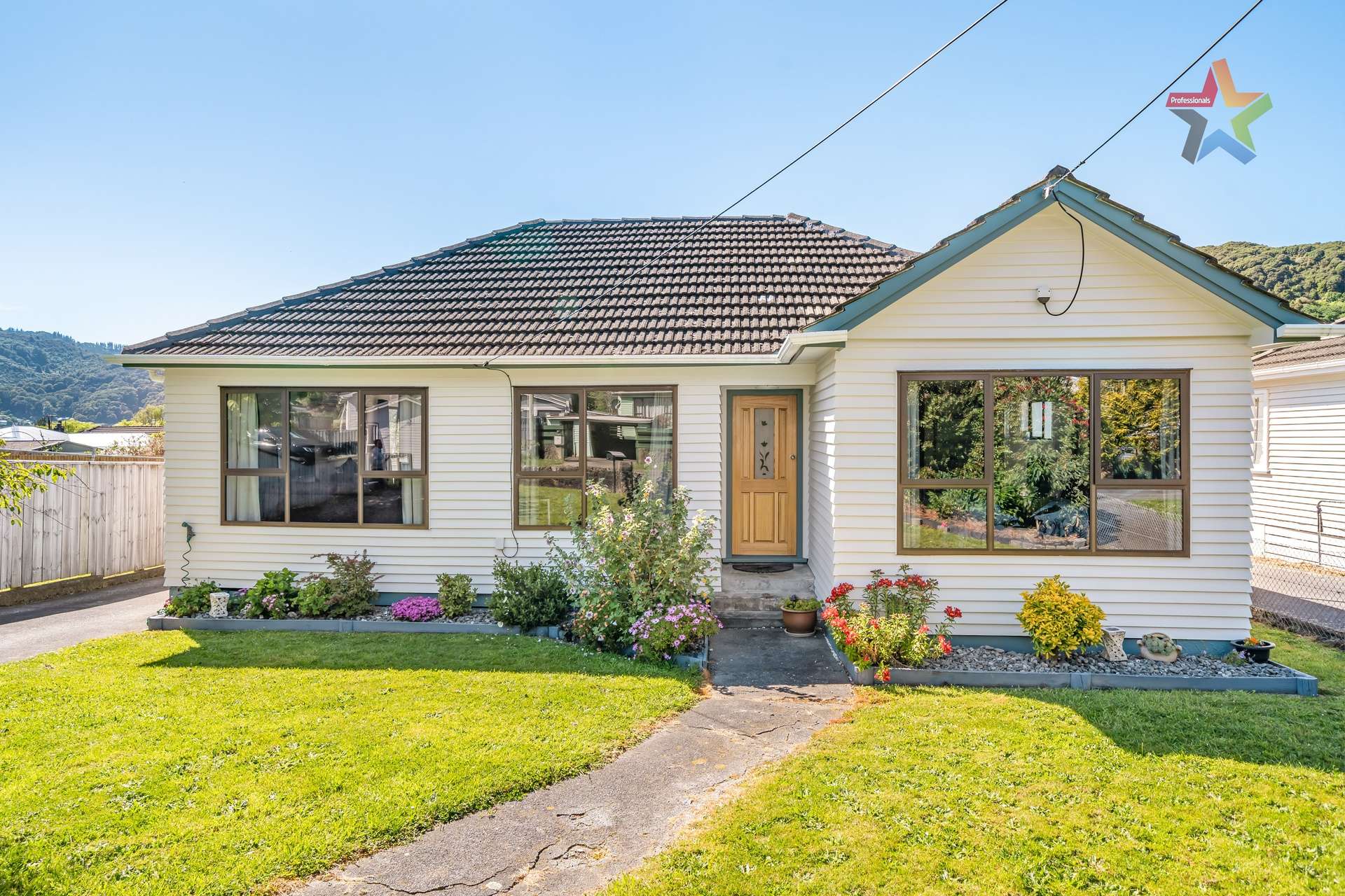 13 Lees Grove Wainuiomata_0