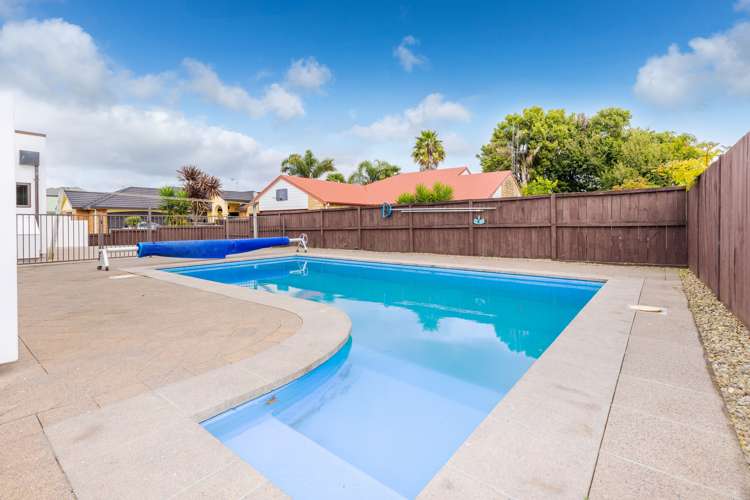 17 Chesterfield Place Rototuna_1