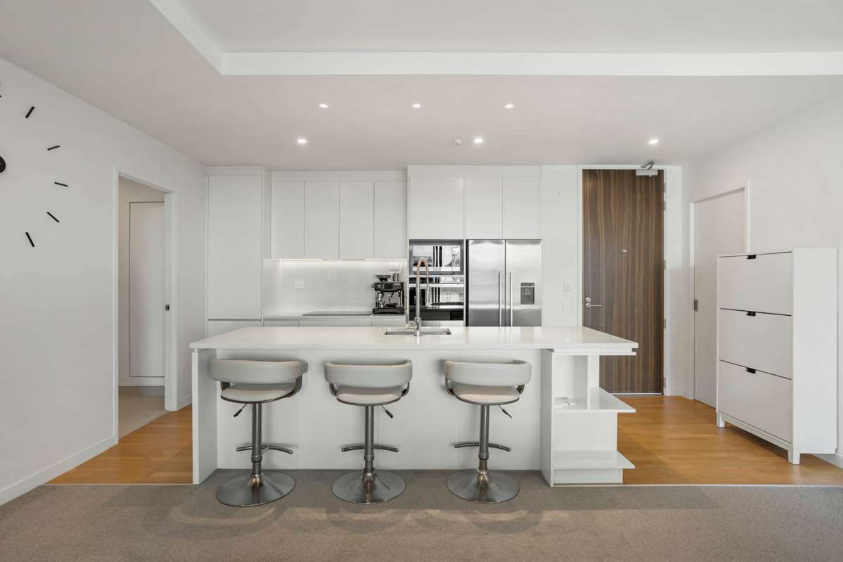 302/8B Lake Pupuke Drive_2