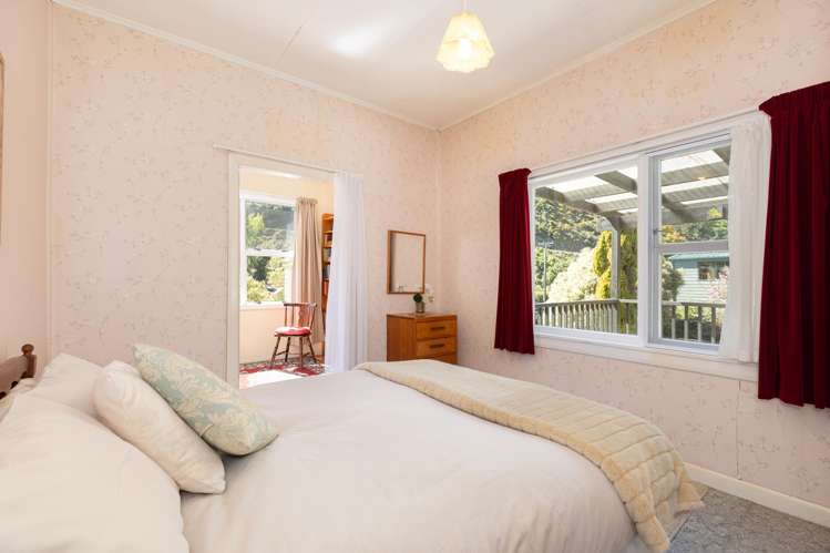 26 Airlie Street Glenduan_16
