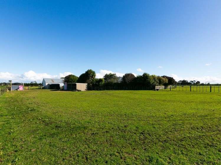 5881 Mountain Road Normanby_41