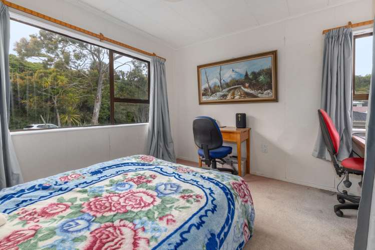 17 Kinloch Place Papakowhai_21