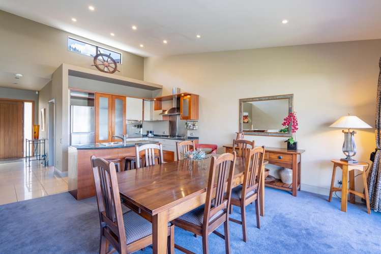 2/10 Lake Street Queenstown_9