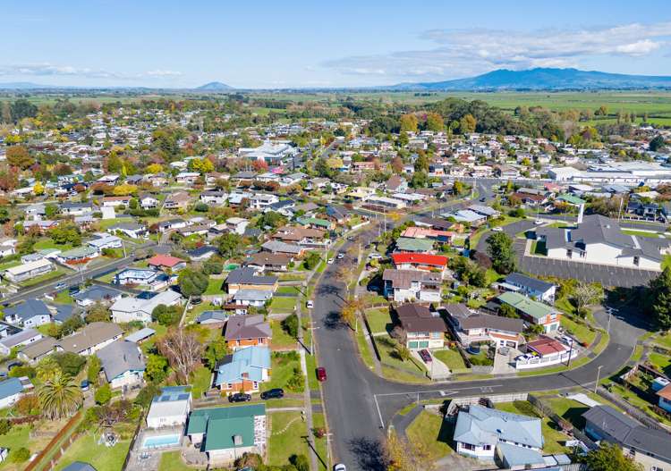 30 Garden Heights Avenue Glenview_19
