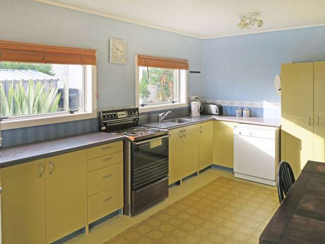 20 Rimu Street Kaka Point_2