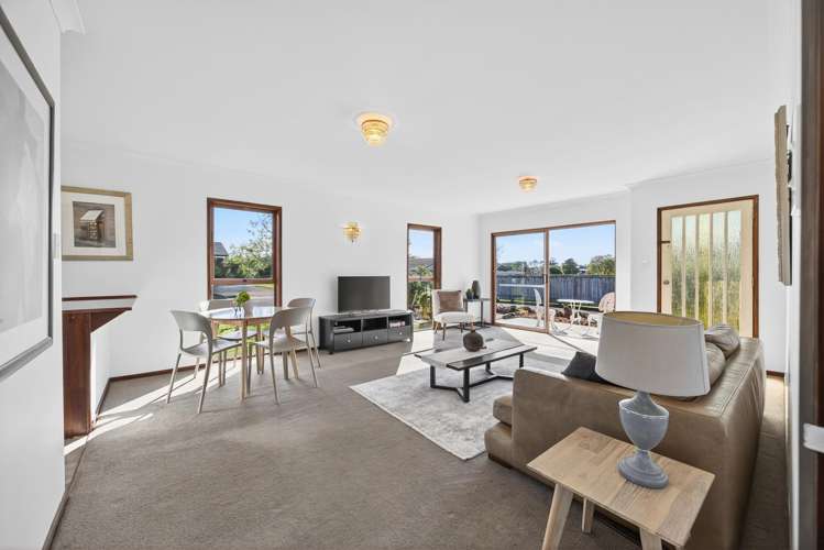 1/15 Serrita Avenue Sunnyhills_1