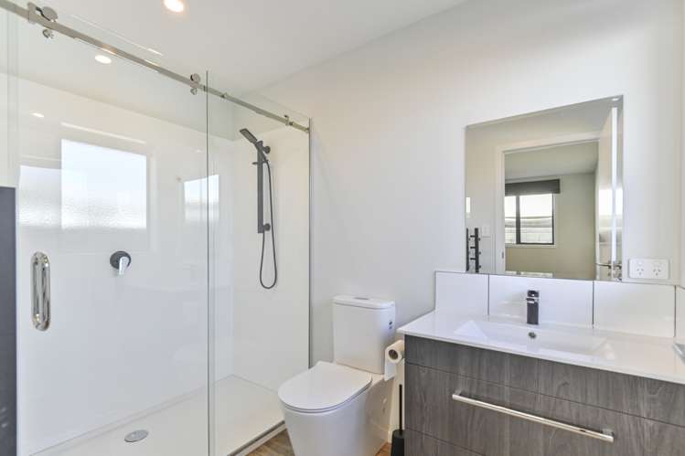 708a Queen Street West Saint Leonards_5