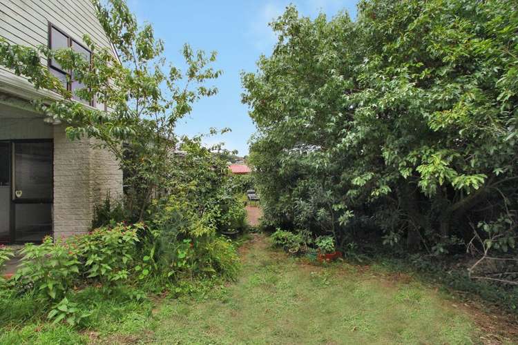 12 Naver Place Papakowhai_18