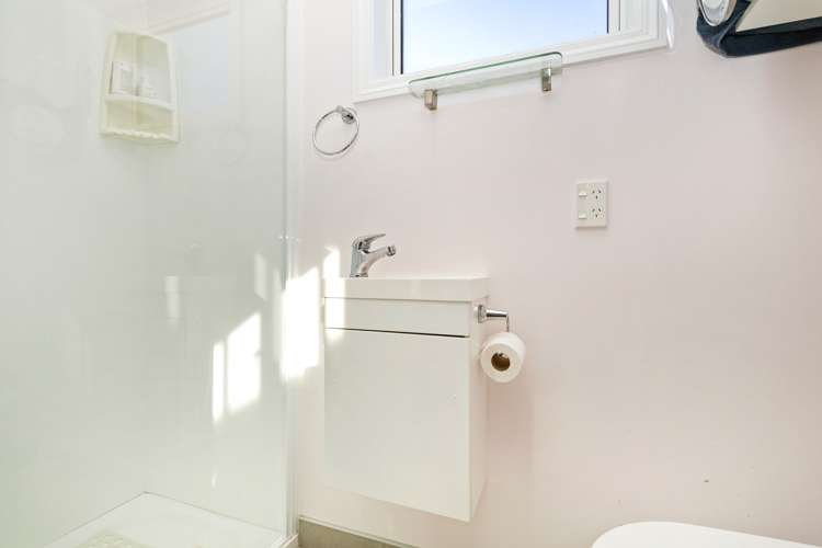 74 Kiwi Crescent Tawa_9