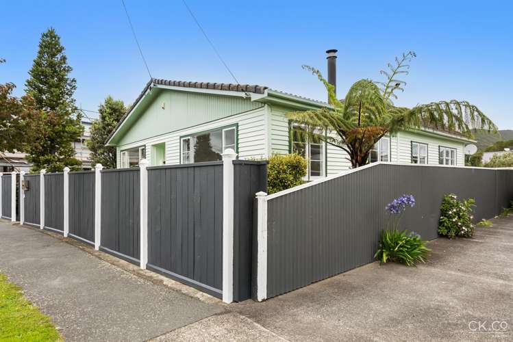 32 Hall Crescent Epuni_23