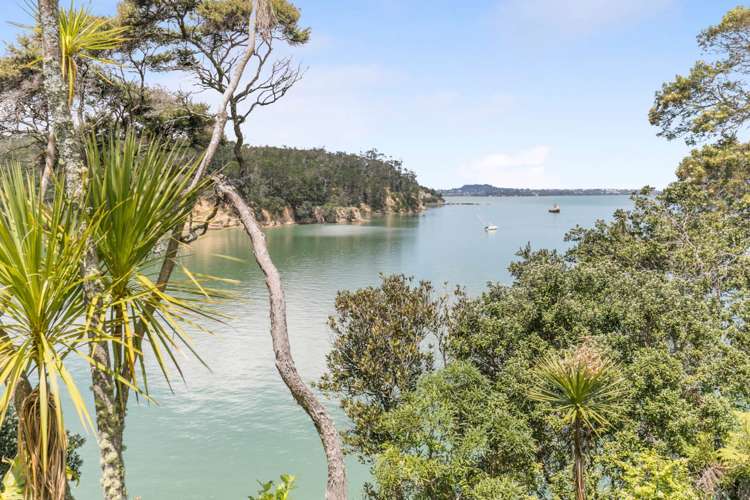 6 Valkyria Place Beach Haven_2