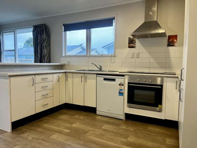 1111B Willowpark Road North 10490_2