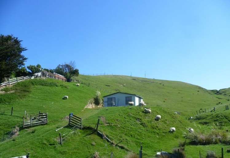 14 Whangaimoana Beach Road Pirinoa_12