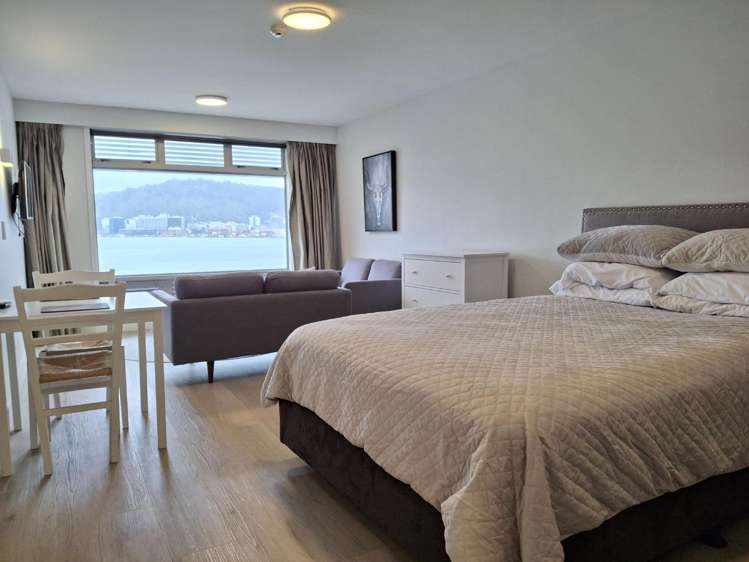 20A/370 Oriental Parade 1322_2