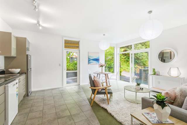 2/39 Onslow Road Khandallah_4