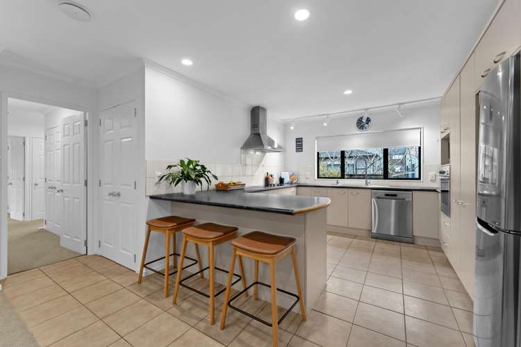 32 Broadhurst Road Flat Bush_12