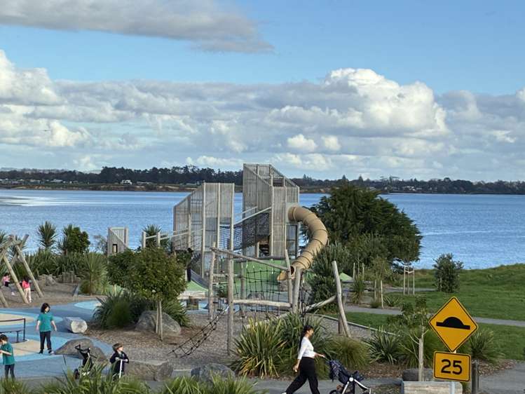 131 WAITUARUA DRIVE "Waiata Shores" Takanini_26
