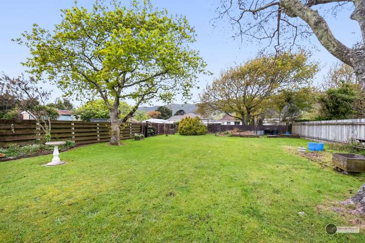 51 Dover Road Wainuiomata_11