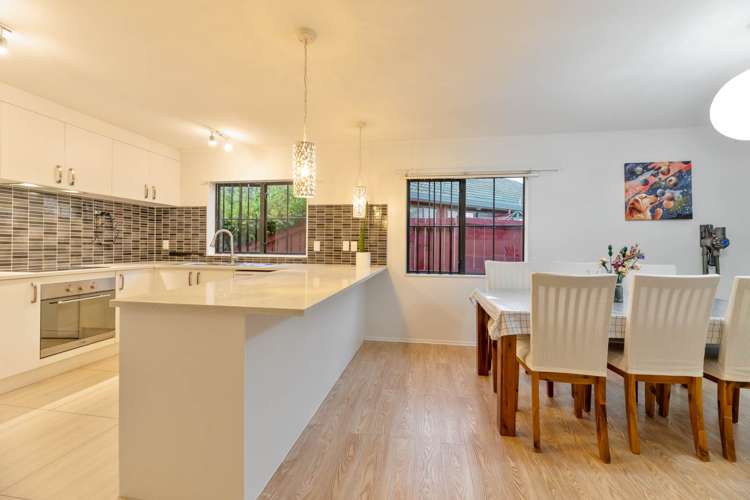 10 Midvale Place Pakuranga Heights_24