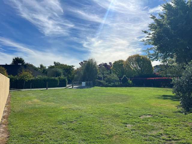 Large site, rarely available, ready to build on!