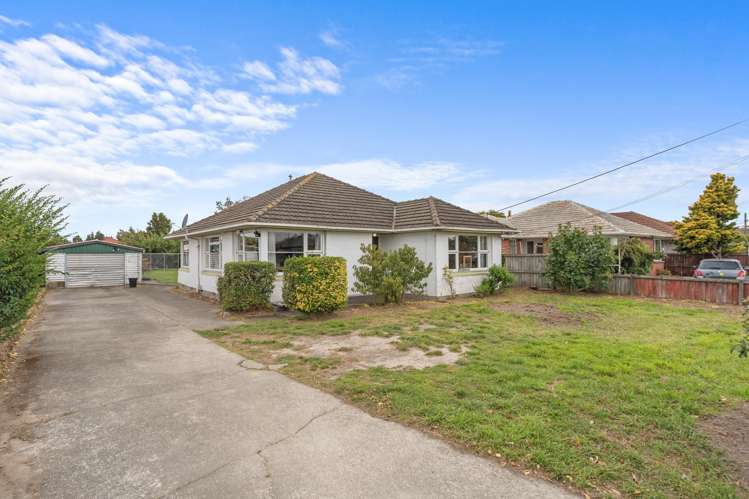221 Breezes Road Aranui_16