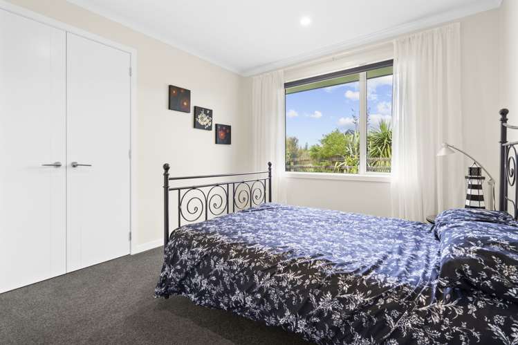 13 Alan Livingston Drive Cambridge_11